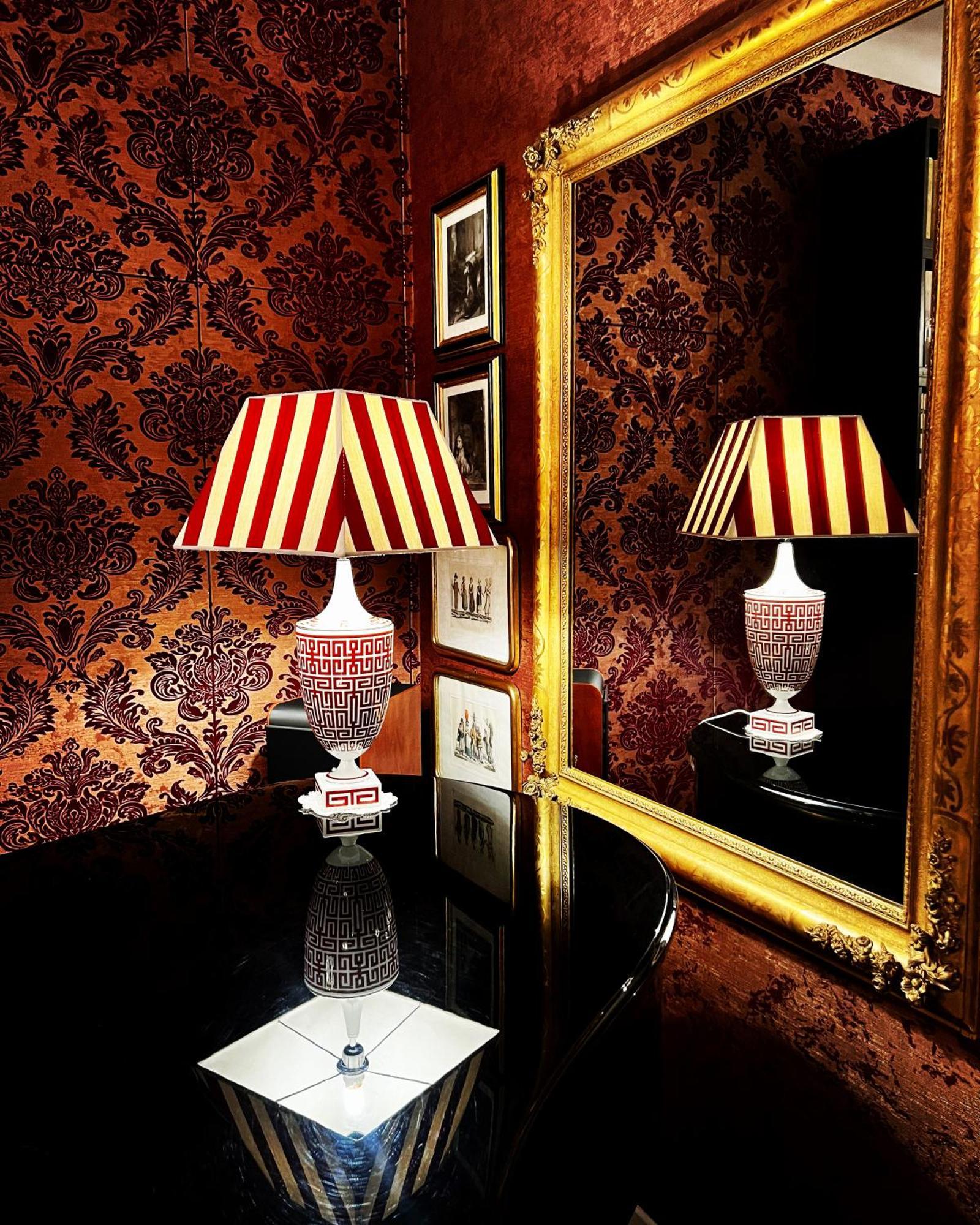 Luxury Room In Central Art Nouveau Building Next To Metro Station Milão Exterior foto